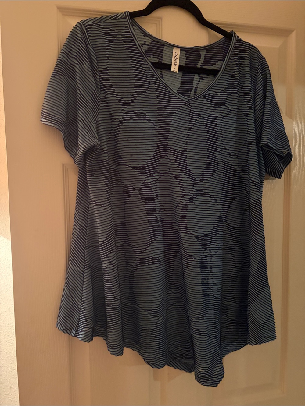 Relaxed Blue Striped V-Neck Tunic with Subtle Pattern